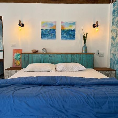 Heaven Beach Resort & Art Koh Phayam Bagian luar foto
