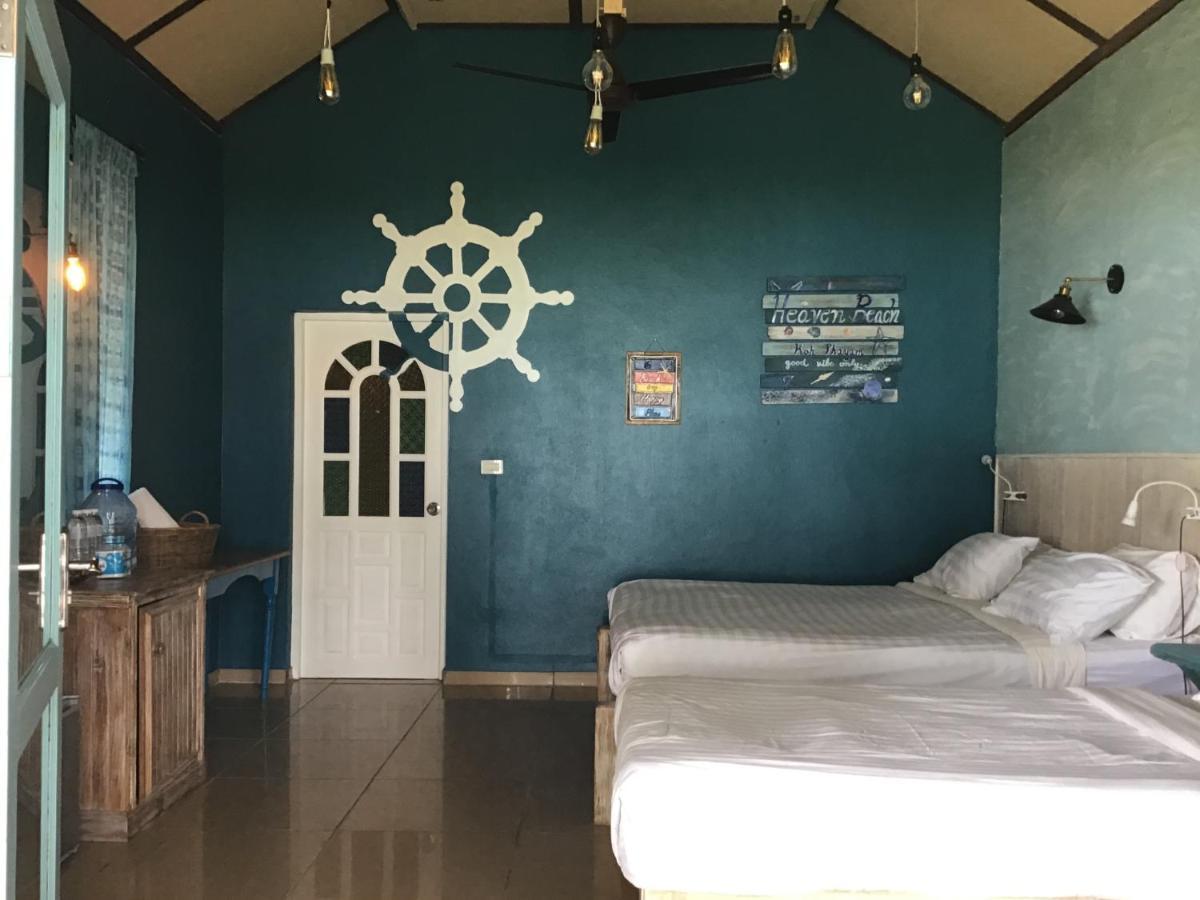 Heaven Beach Resort & Art Koh Phayam Bagian luar foto