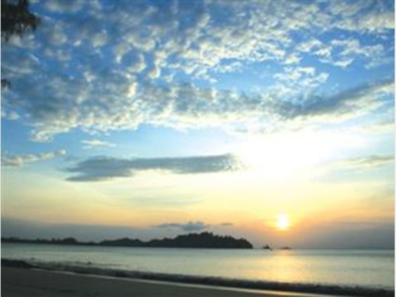 Heaven Beach Resort & Art Koh Phayam Bagian luar foto