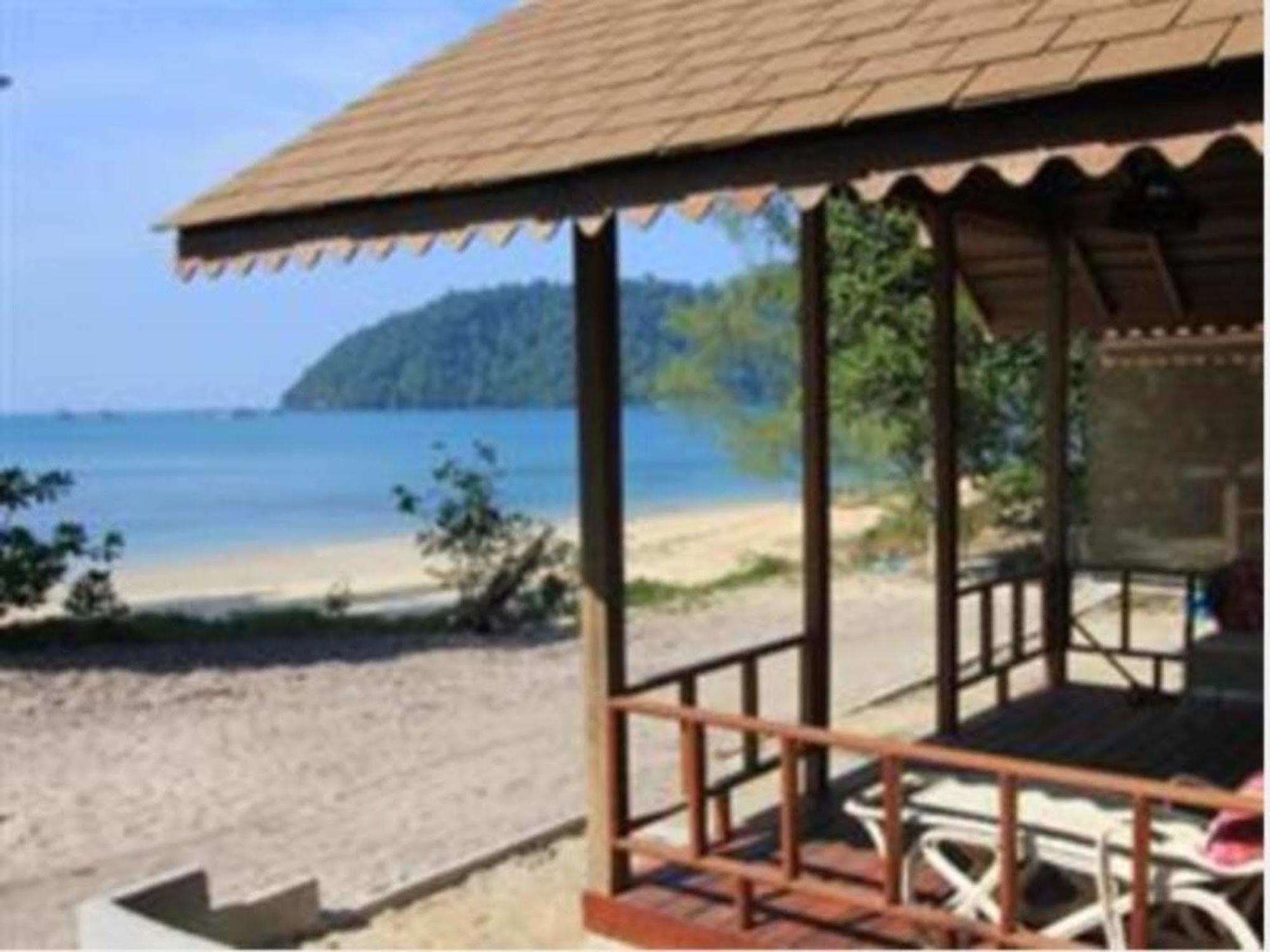 Heaven Beach Resort & Art Koh Phayam Bagian luar foto