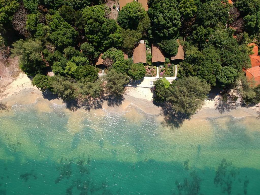 Heaven Beach Resort & Art Koh Phayam Bagian luar foto